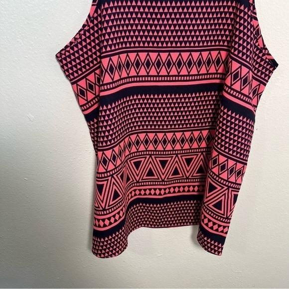 Mika & Gala Sleeveless Blouse Navy Pink Geometric - Picture 3 of 8